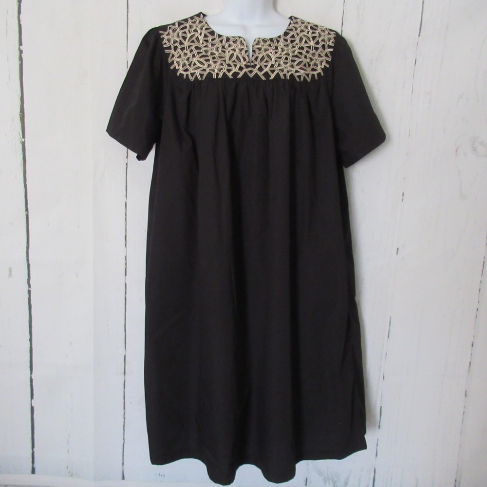 Go Softly Patio House‎ Dress L Black Embroidered Short Sleeve Mumu Pockets